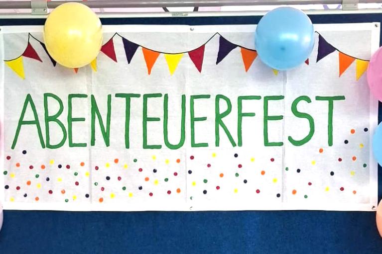 Abenteuerfest, Banner, Luftballons