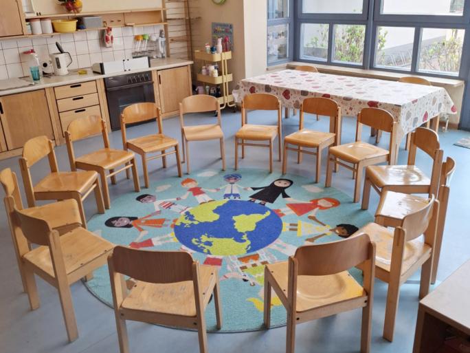 Stuhlkreis im Gruppenraum