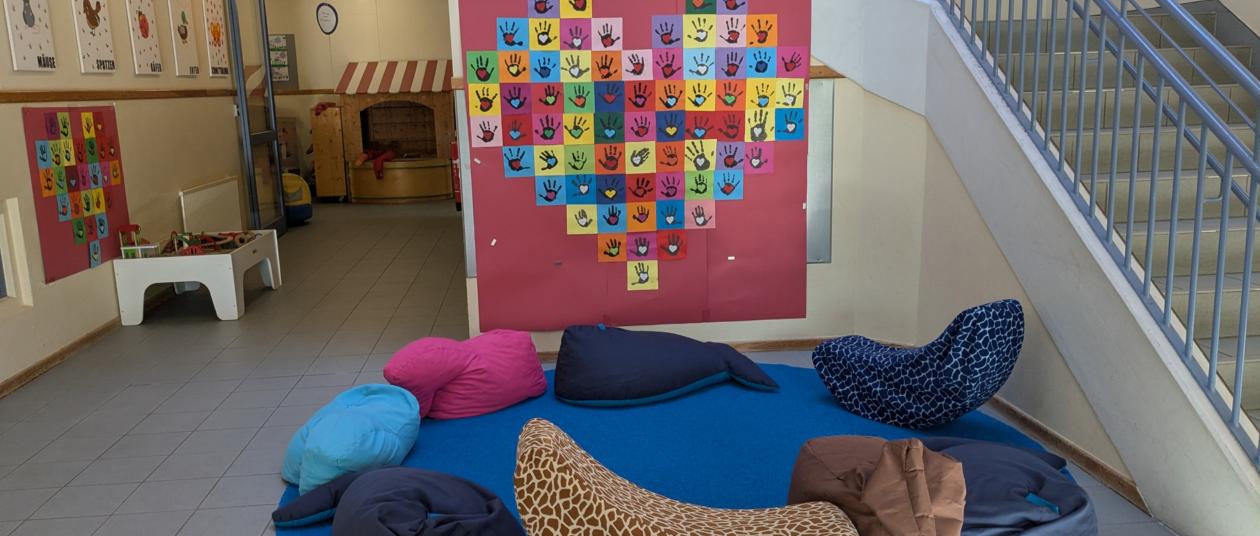 Blauer Spielteppich im EG