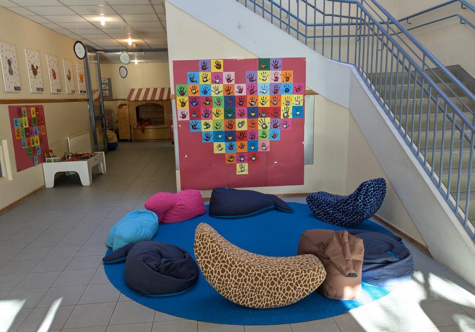 Blauer Spielteppich im EG