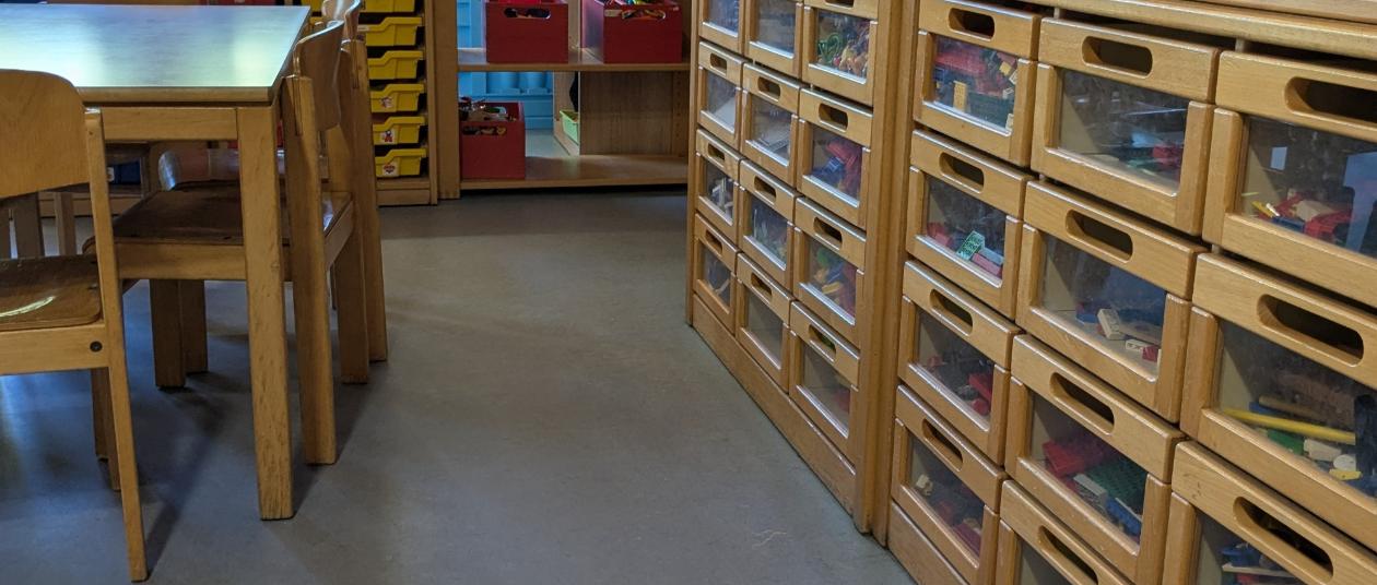 Spielmaterial im Gruppenraum