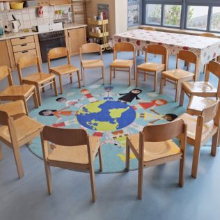 Stuhlkreis im Gruppenraum